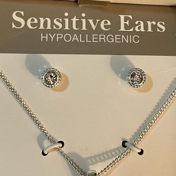 JC PENNEY MIXIT | Women’s Stud Earrings and Chain with Sea Turtle Charm Set - Picture 2 of 5